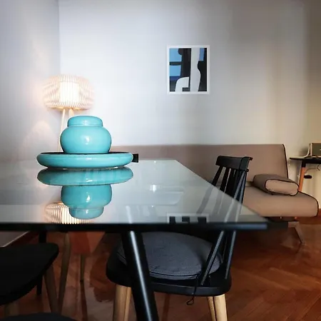 Bauhaus In The Center Of Apartment Athen